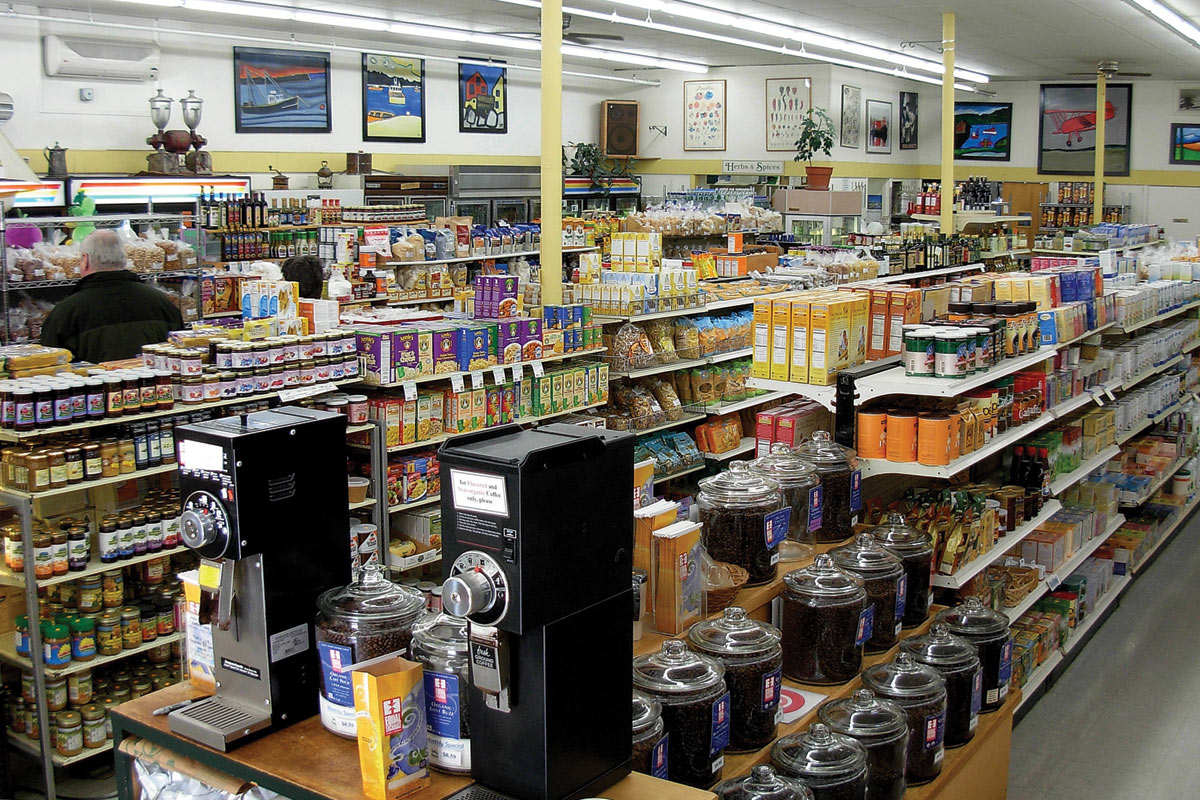 the-aisles-of-john-edwards-market-ea